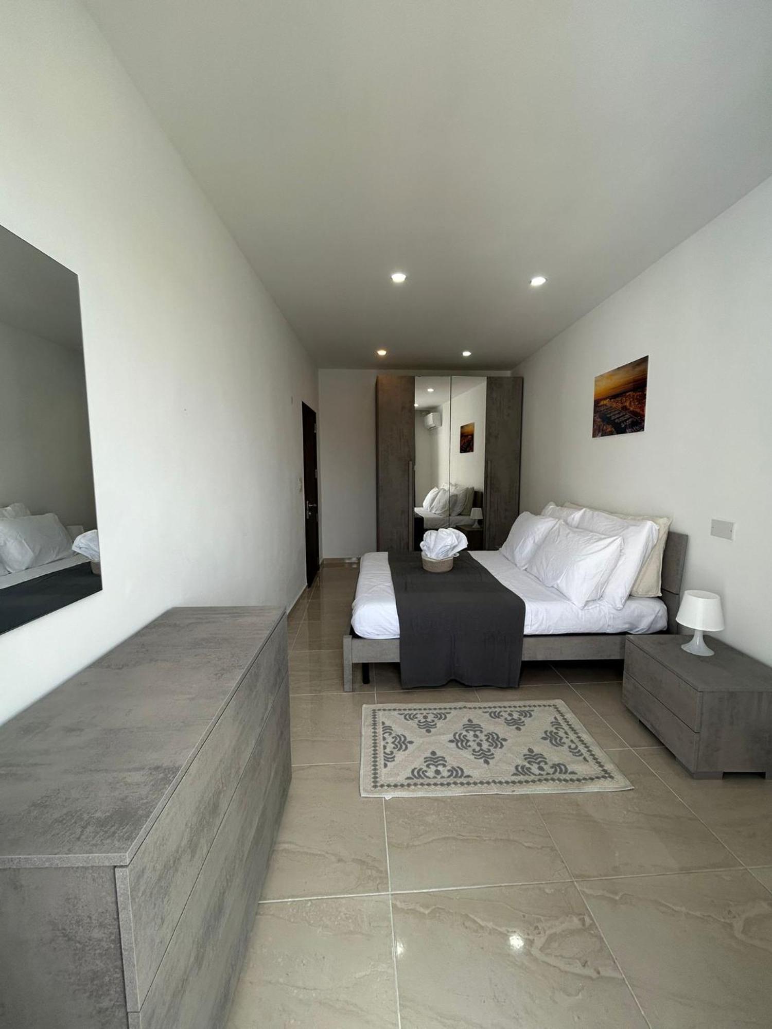 Seaview Setters Studio Apartment Marsaskala Eksteriør billede